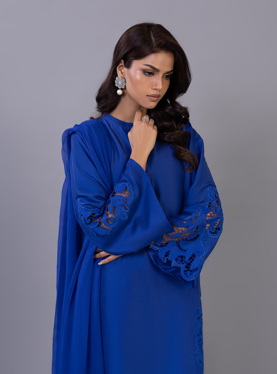 Cobalt Luxe | RAMADAN EDIT | ZAINAB CHOTTANI