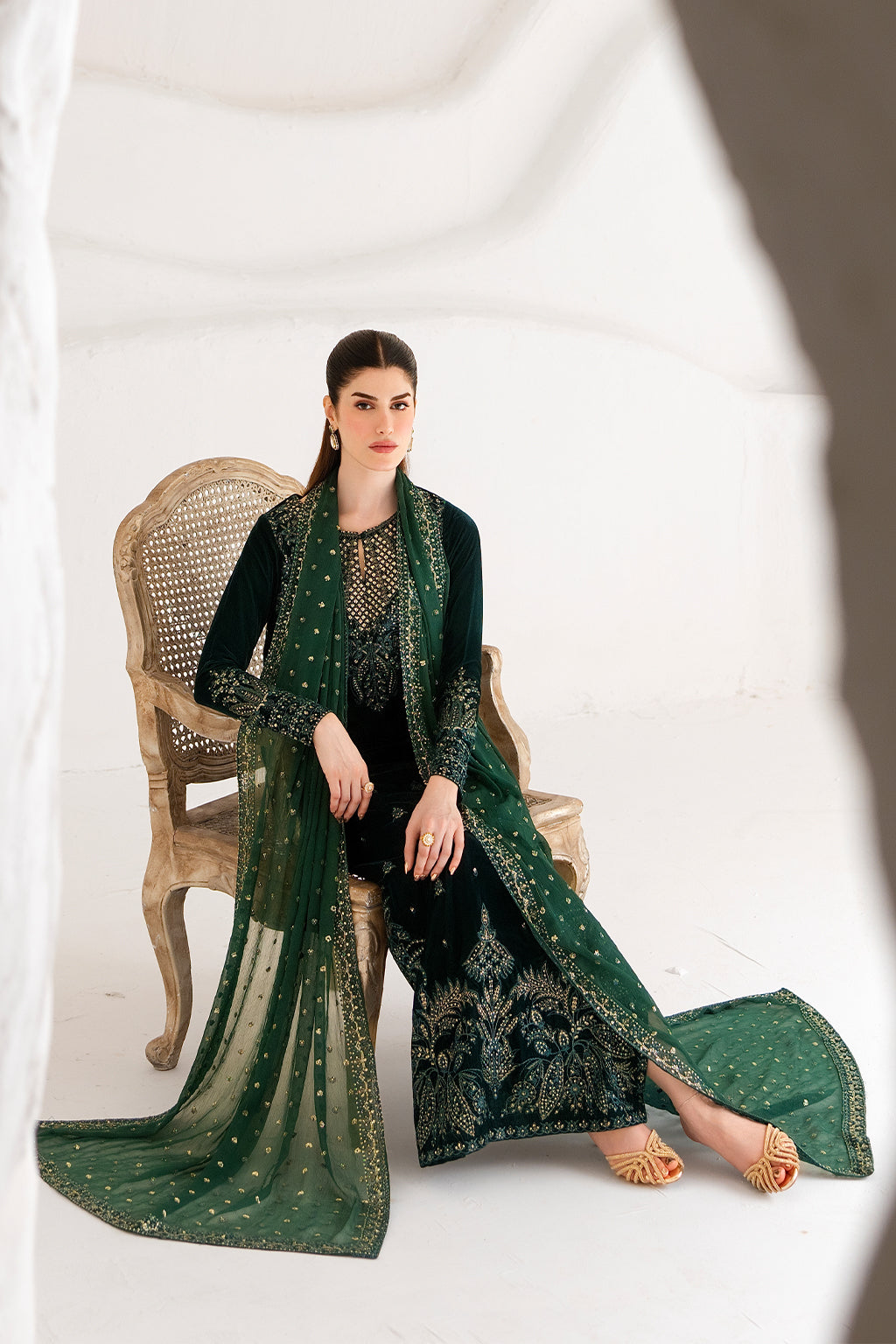 AMEROTTE | VELVET AFFAIR | EMAAN ADEEL