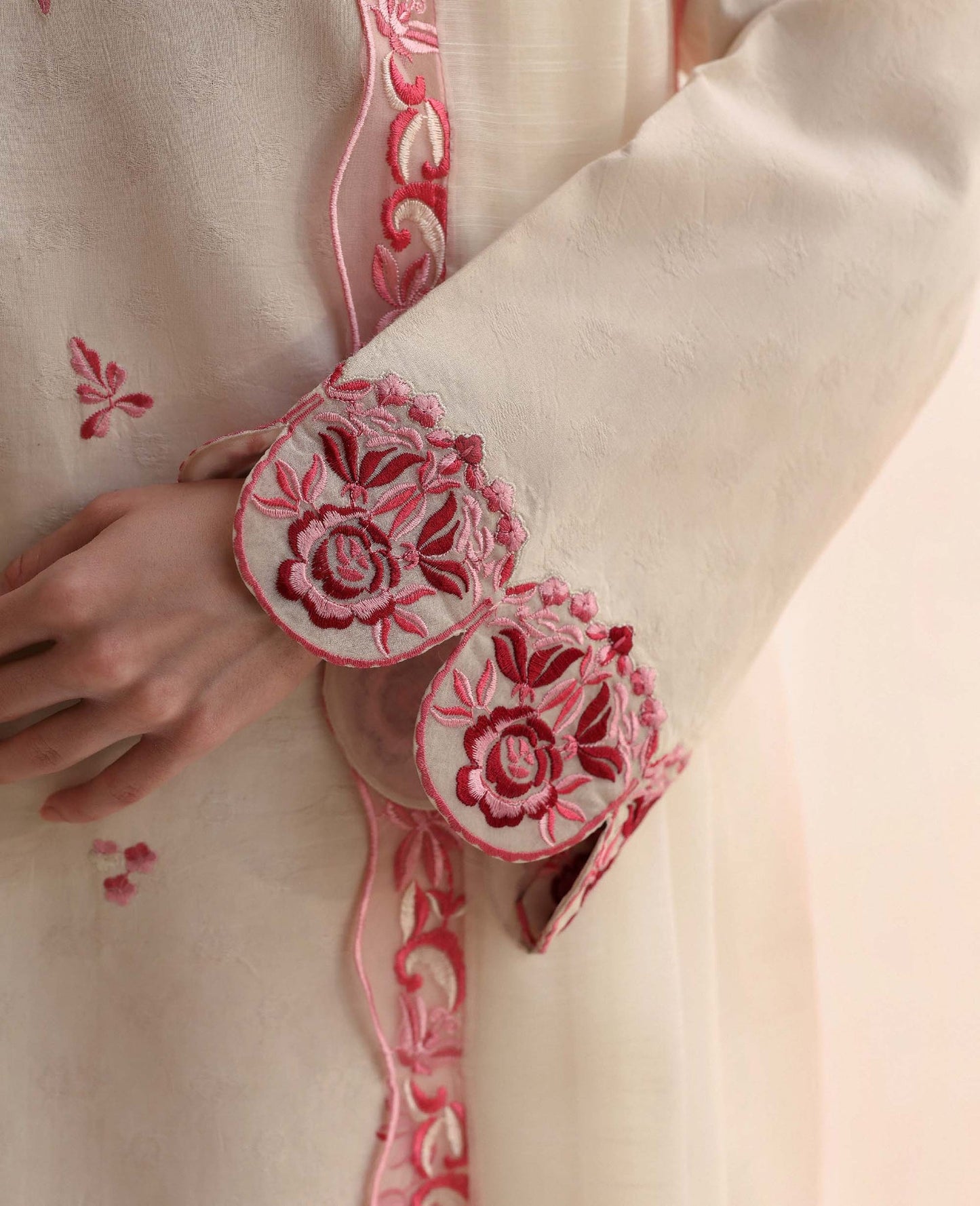 Camélia | BASICS PRE FALL 2025 | REPUBLIC WOMENSWEAR