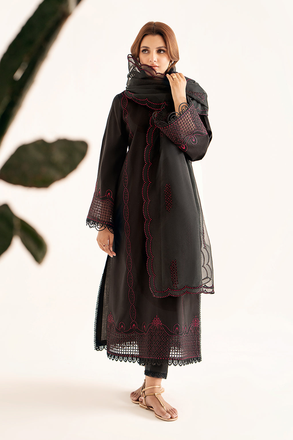 Black Orchid || Basic Pret || Afrozeh in UK USA UAE online kapraye.com