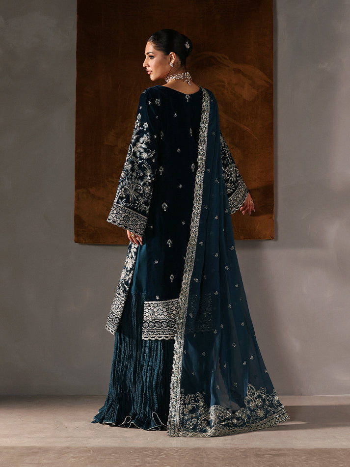 MORENA | MARAIS UNSTITCHED VELVETS FORMALS | GULAAL