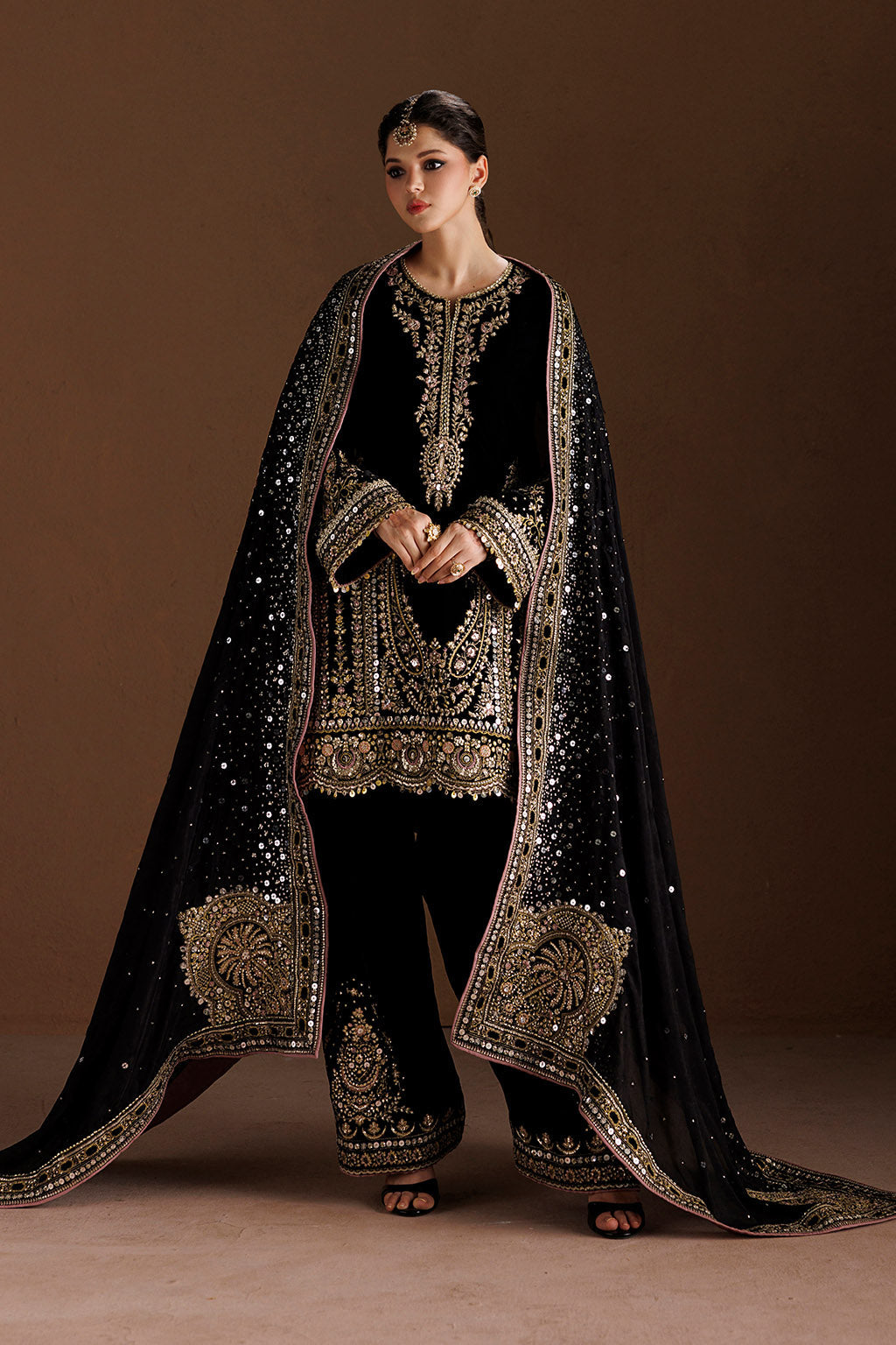 IV-90 Embroidered Velvet | VELVET 26 | IZNIK