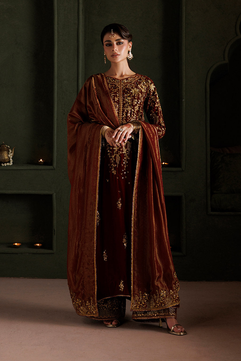 IV-89 Embroidered Velvet | VELVET 26 | IZNIK