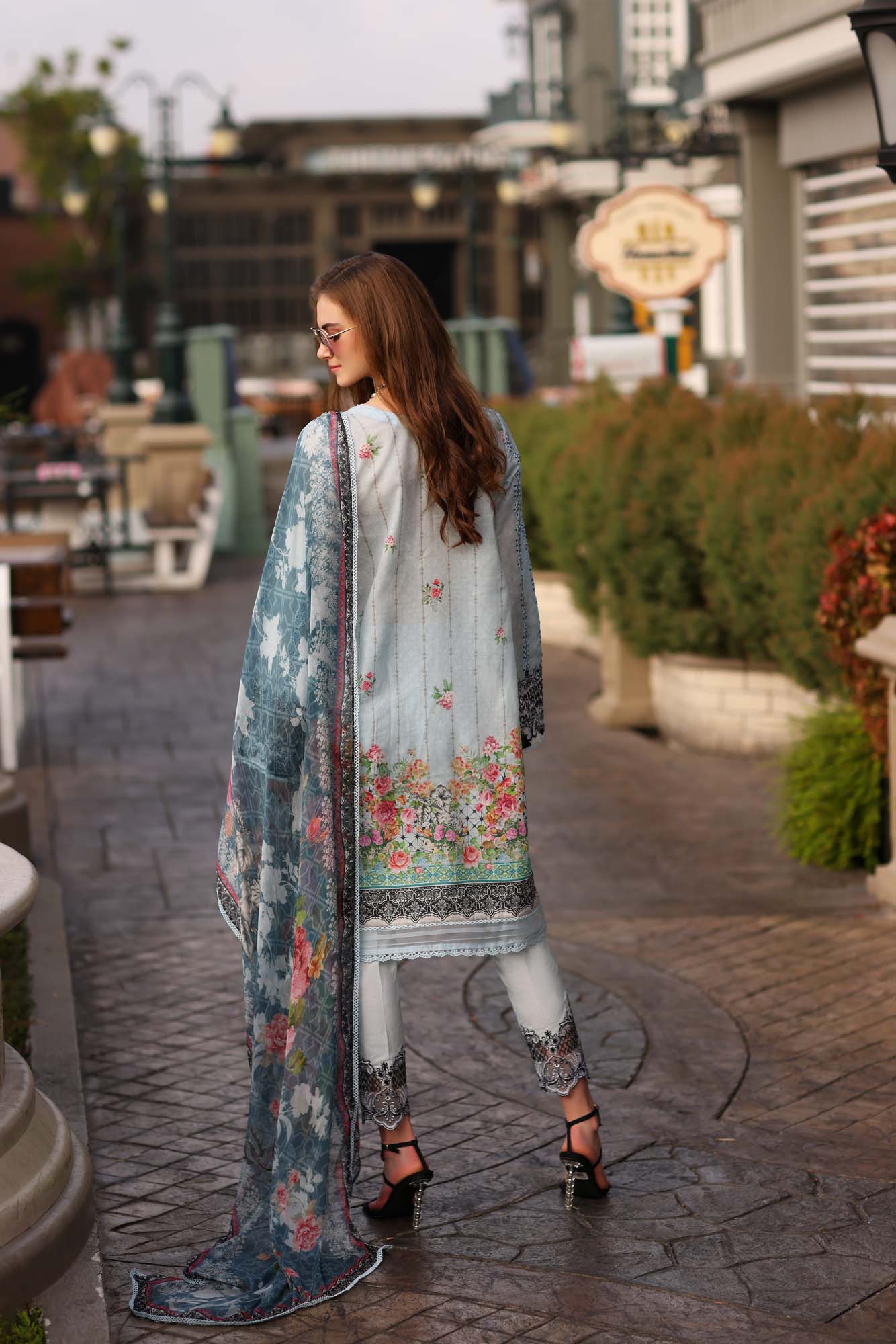 D7-B || NOOR LUXE PRINTKARI'23 || NOOR by SAADIA ASAD in UK USA UAE online kapraye.com