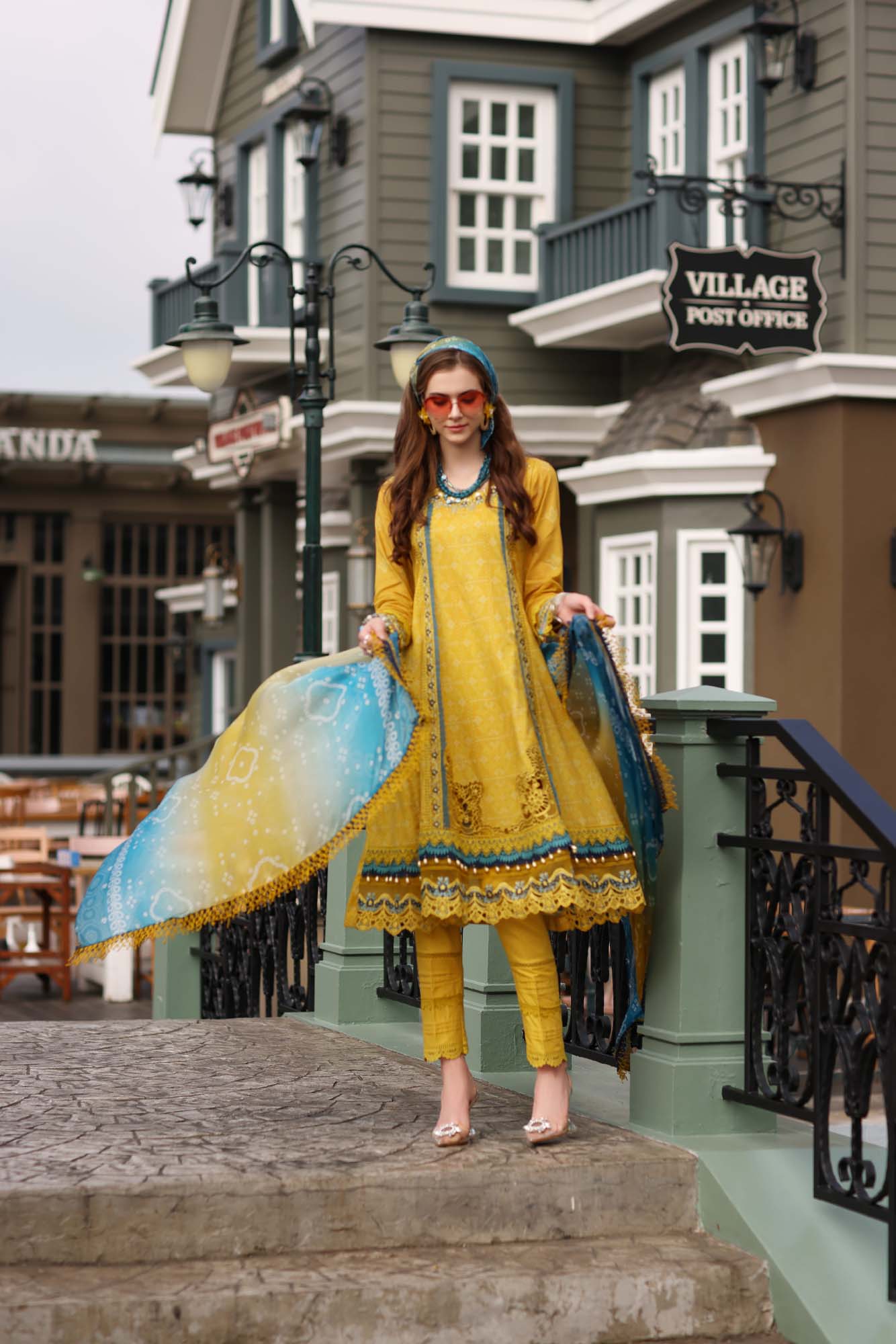 D5-B || NOOR LUXE PRINTKARI'23 || NOOR by SAADIA ASAD in UK USA UAE online kapraye.com