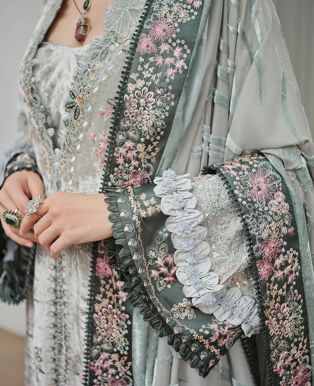 KESEL || DANAYAH WINTER UNSTITCHED '22 || Rpublic Womenswear in UK USA UAE online kapraye.com