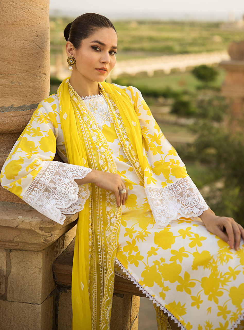 CHAMPA 8B || LUXURY LAWN || ZAINAB CHOTTANI in UK USA UAE online kapraye.com