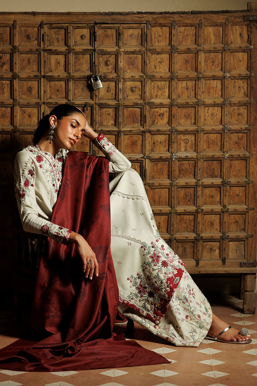 IPF-28 | PRE FALL 26 | IZNIK