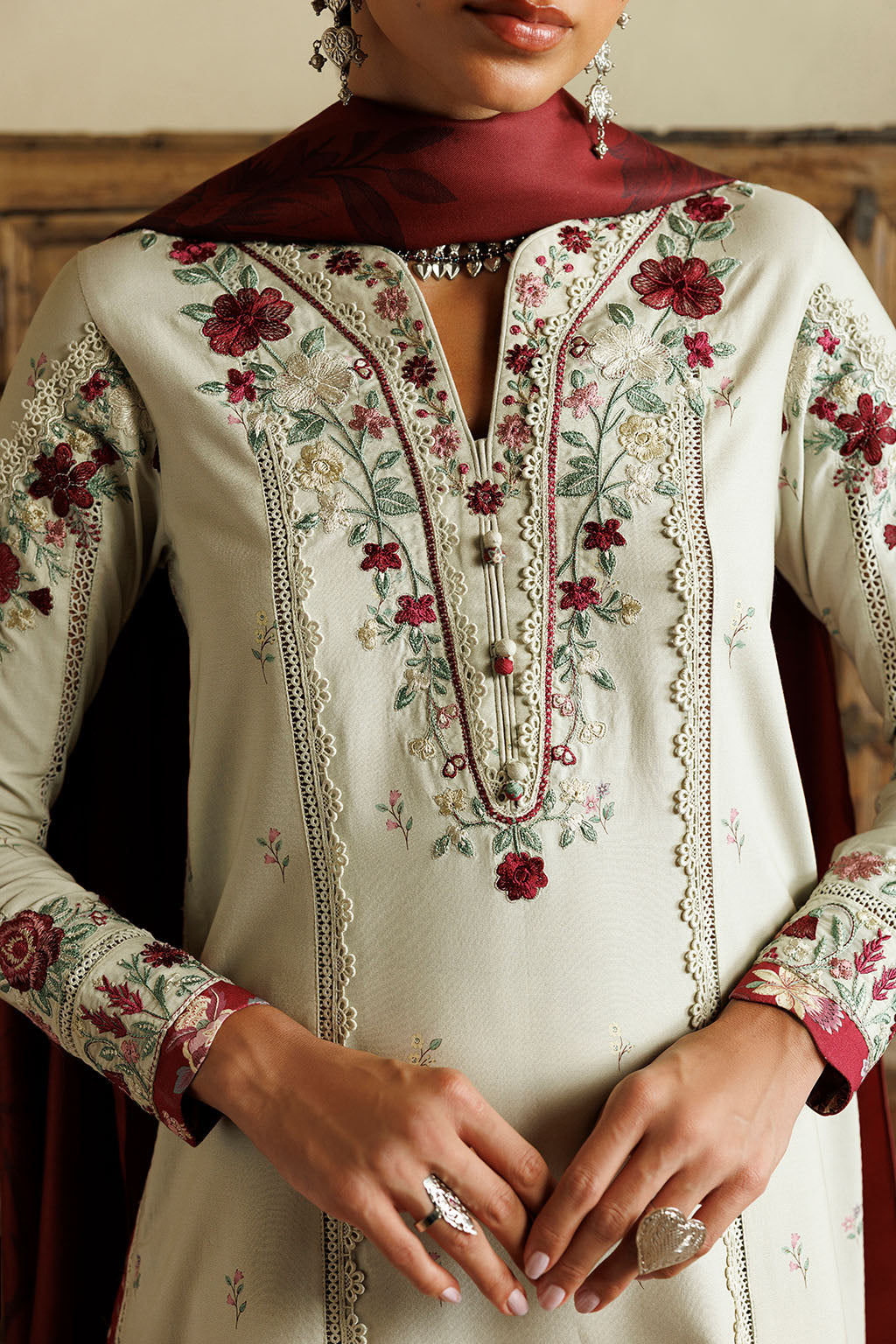 IPF-28 | PRE FALL 26 | IZNIK