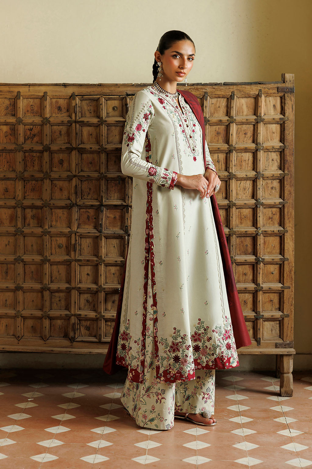IPF-28 | PRE FALL 26 | IZNIK