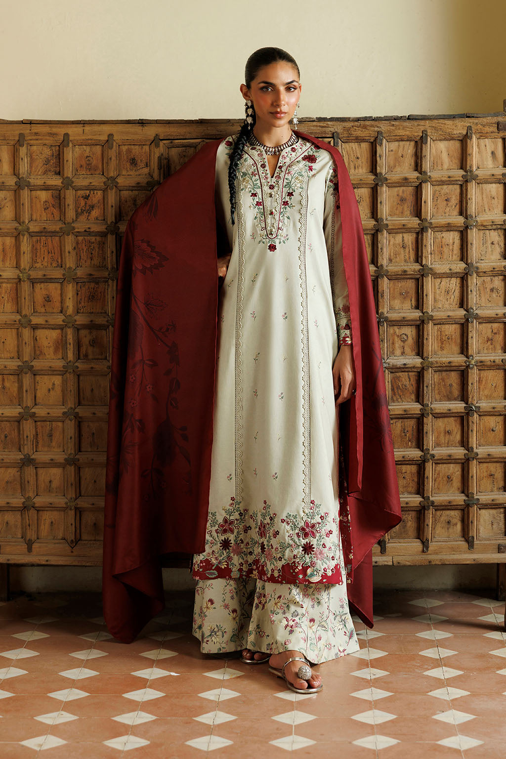 IPF-28 | PRE FALL 26 | IZNIK