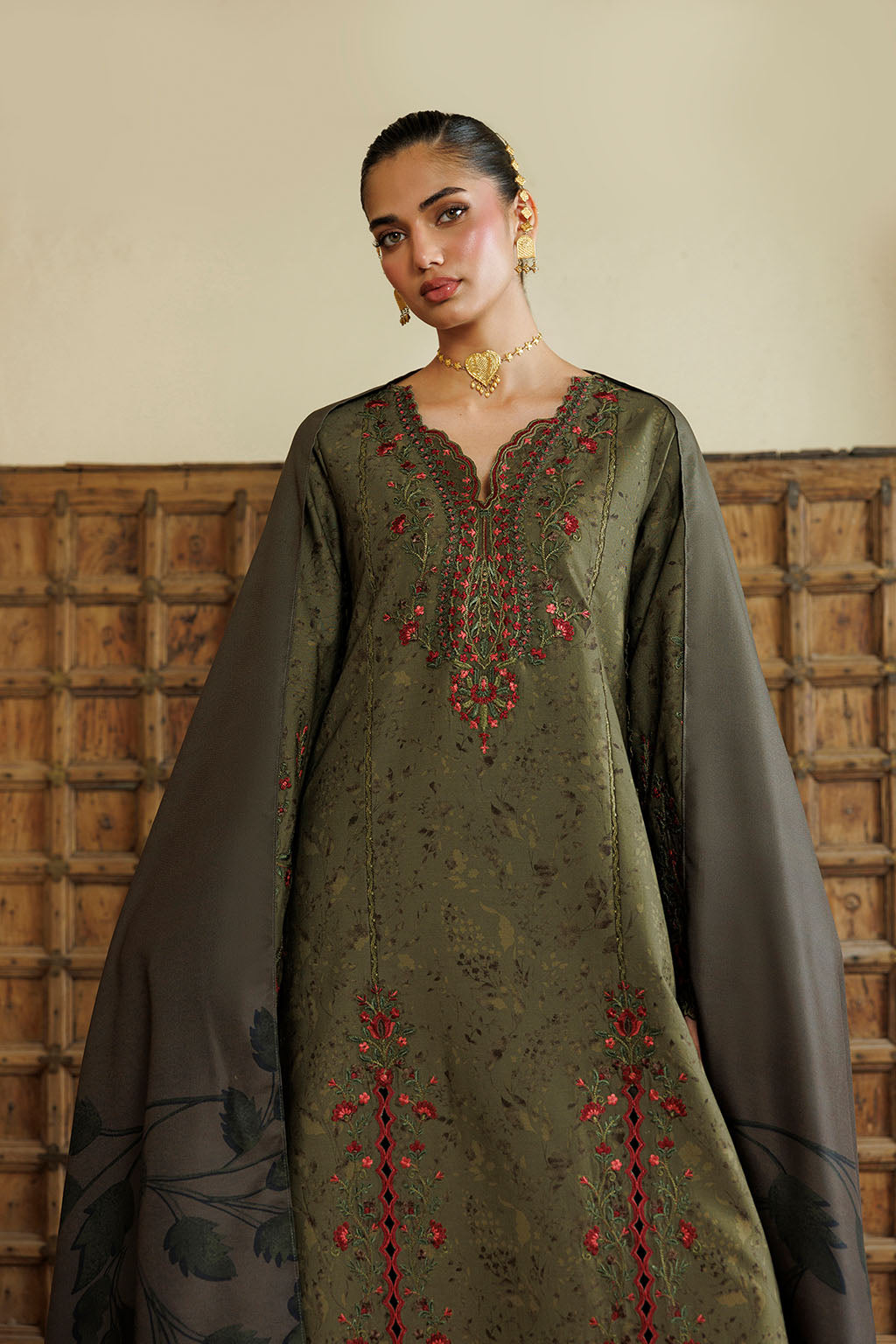 IPF-27 | PRE FALL 26 | IZNIK