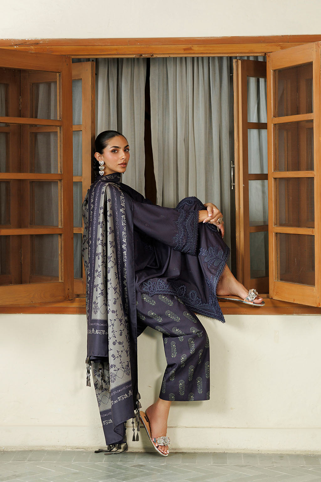 IPF-30 | PRE FALL 26 | IZNIK