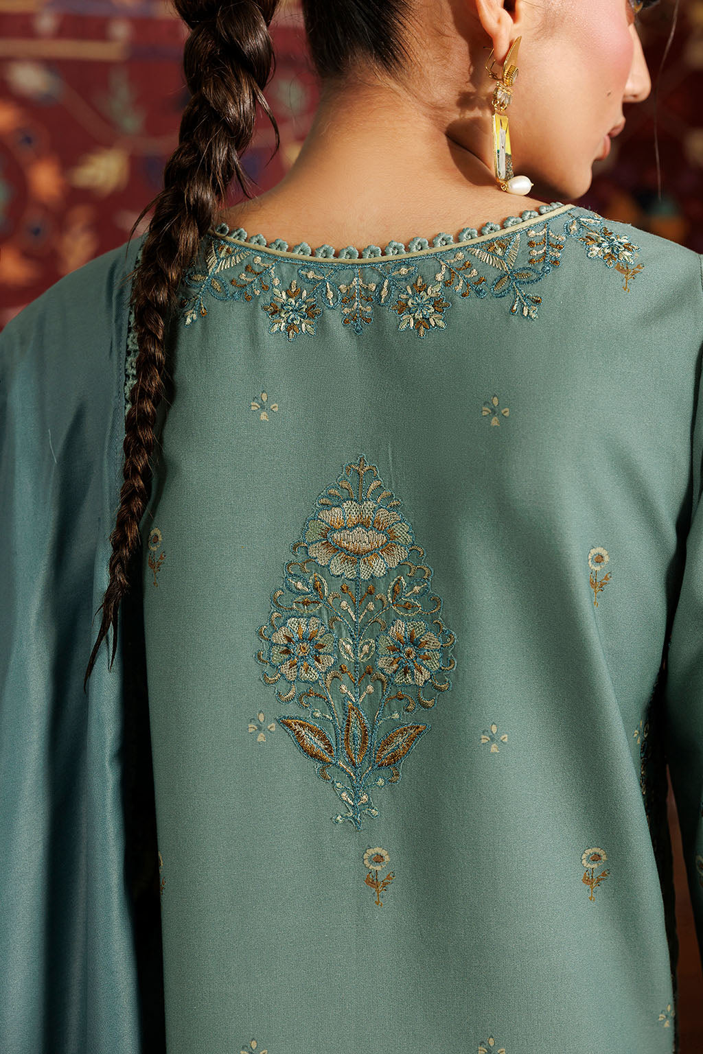 IPF-24 | PRE FALL 26 | IZNIK