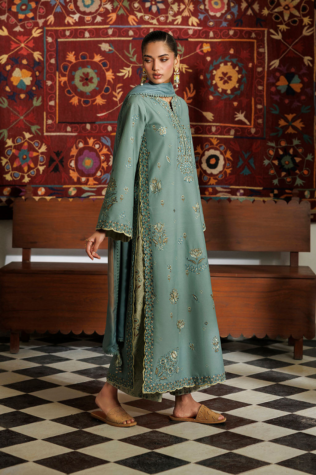 IPF-24 | PRE FALL 26 | IZNIK