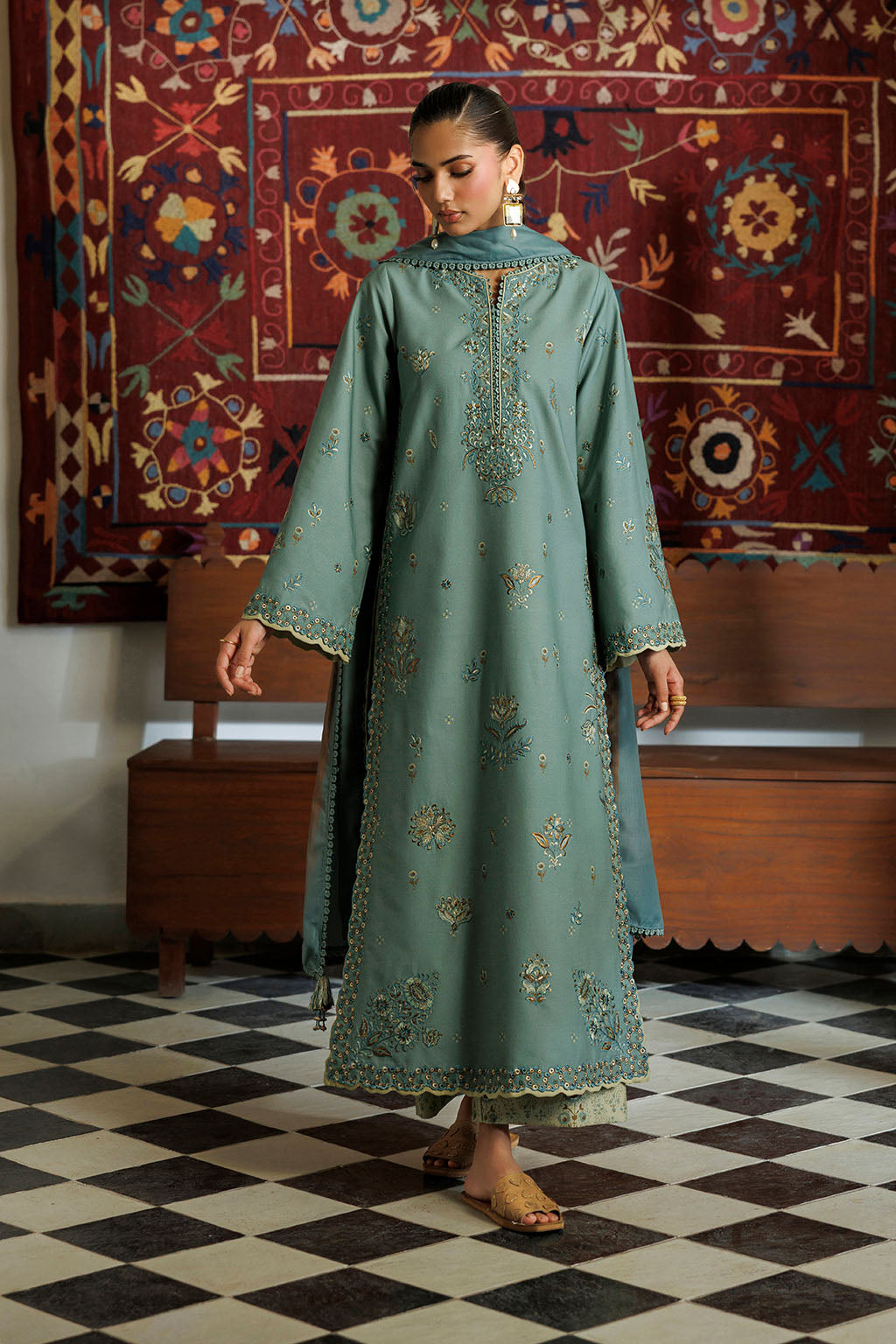 IPF-24 | PRE FALL 26 | IZNIK