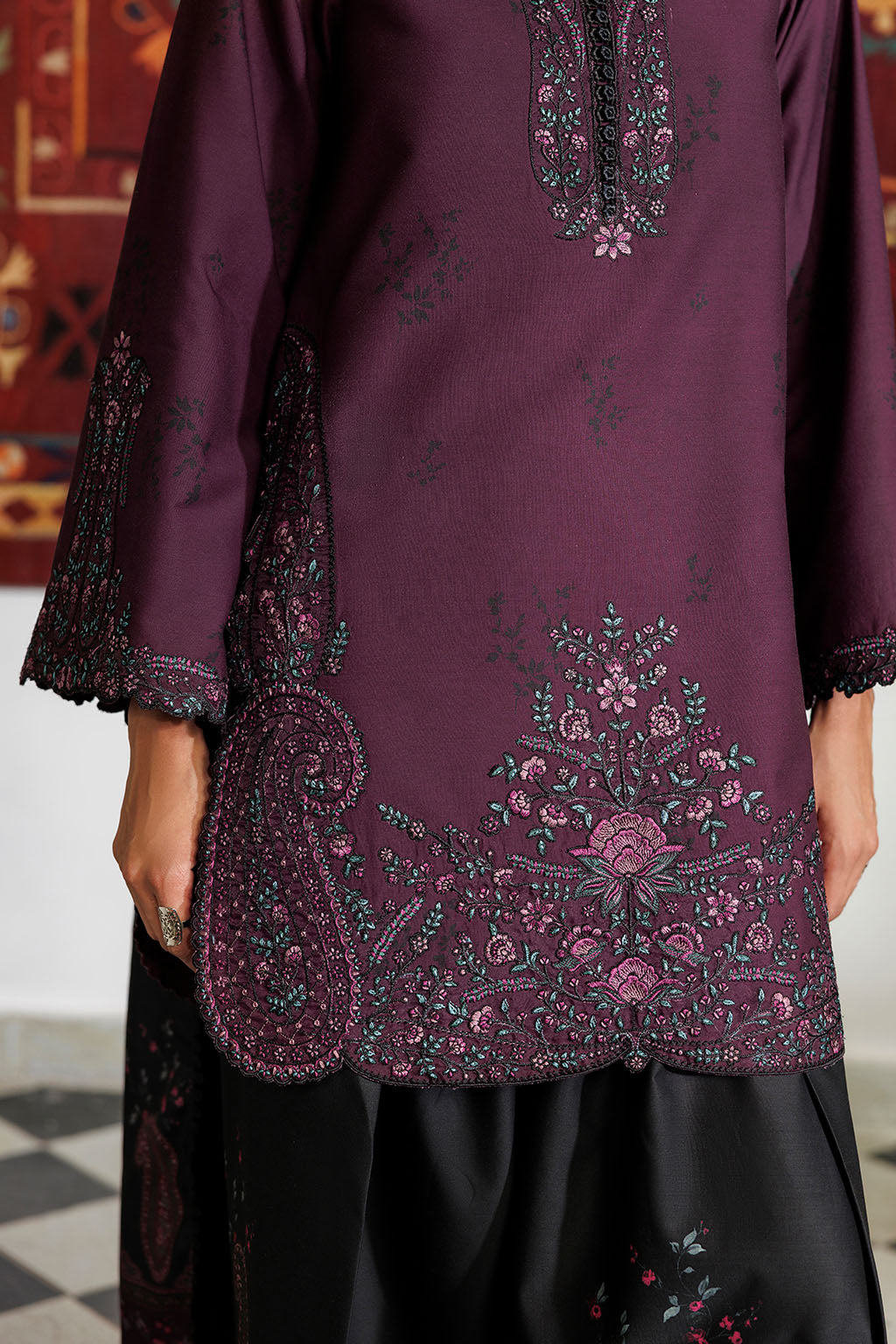 IPF-22 | PRE FALL 26 | IZNIK