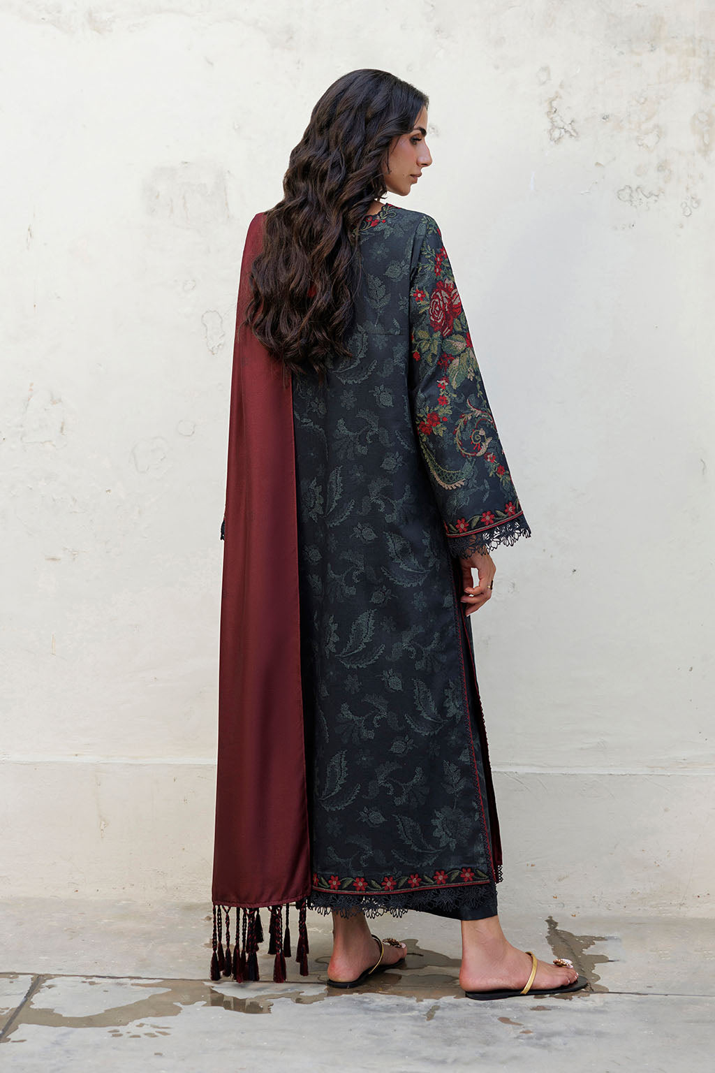 IPF-31 | PRE FALL 26 | IZNIK