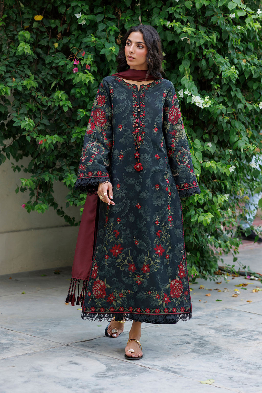 IPF-31 | PRE FALL 26 | IZNIK
