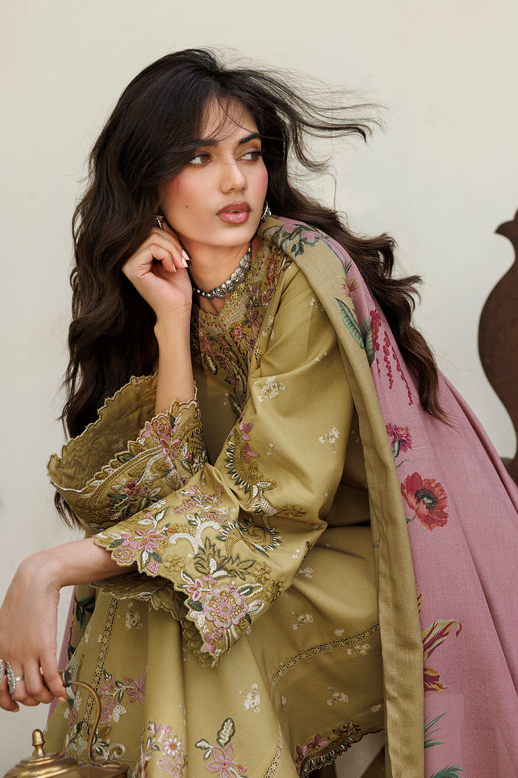 IPF-23 | PRE FALL 26 | IZNIK