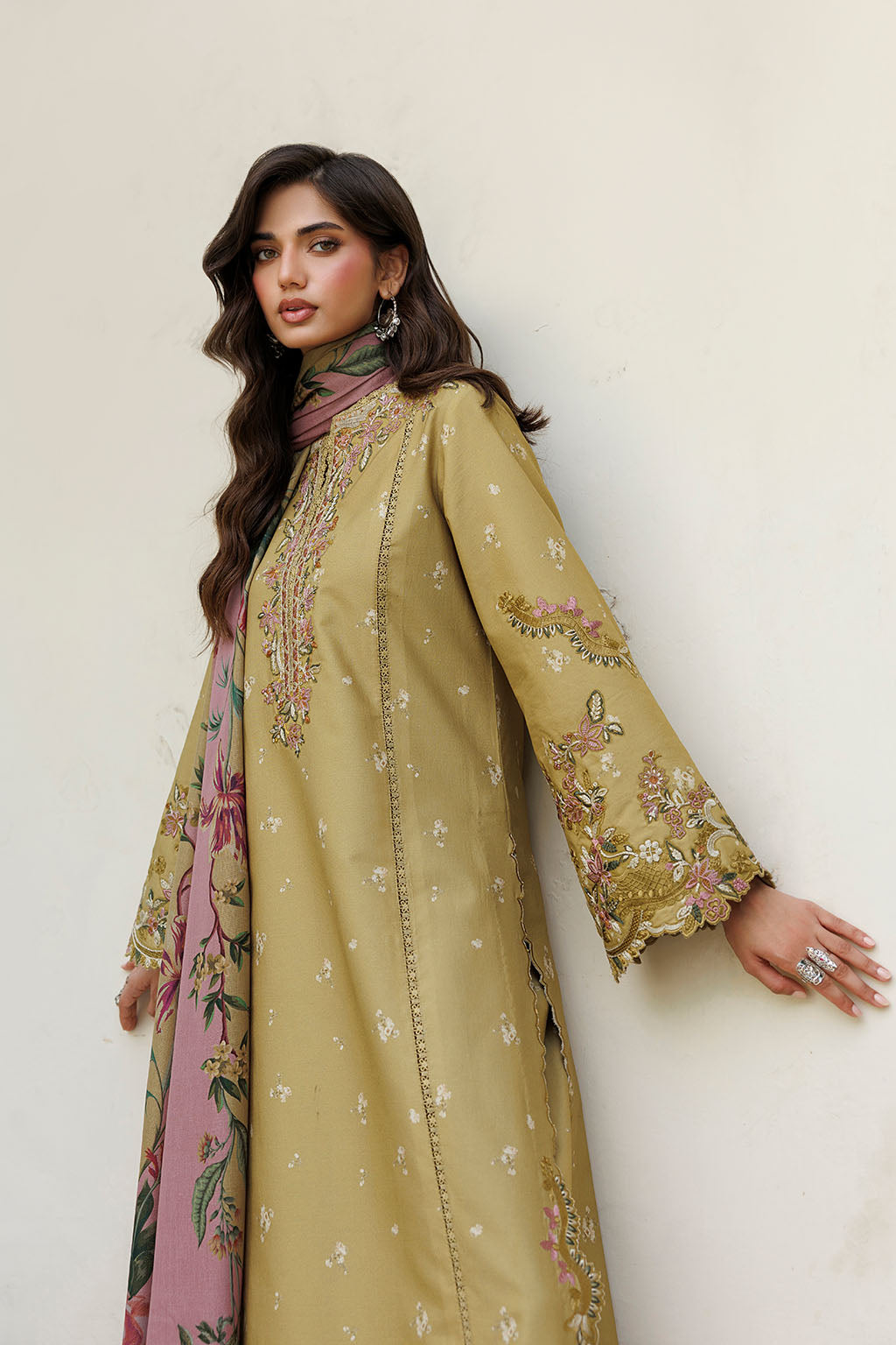 IPF-23 | PRE FALL 26 | IZNIK