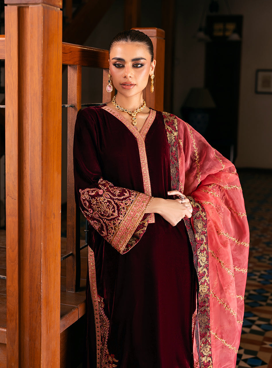 Aima | Velvet Unstitched '25 | Zainab Chottani