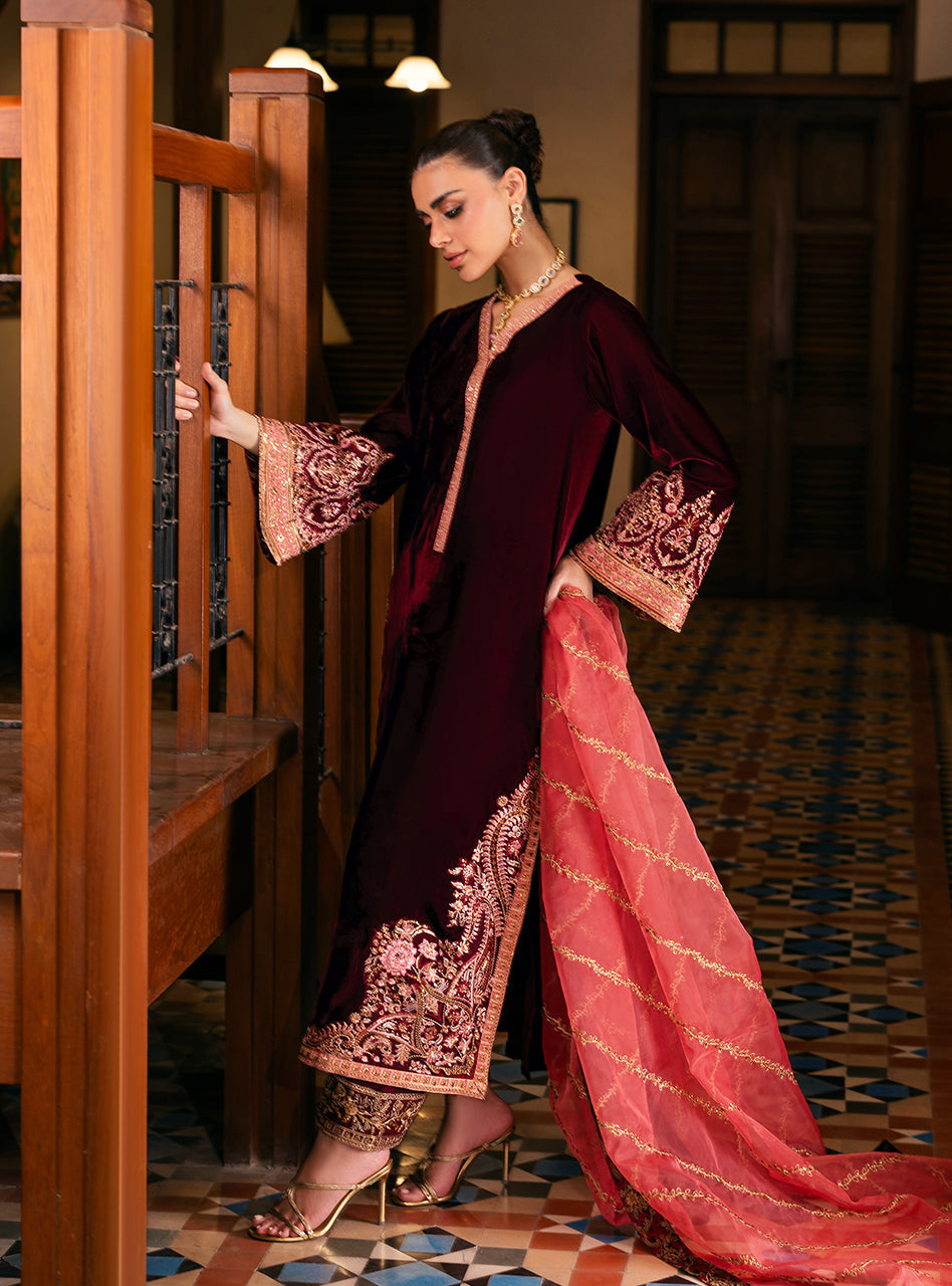 Aima | Velvet Unstitched '25 | Zainab Chottani