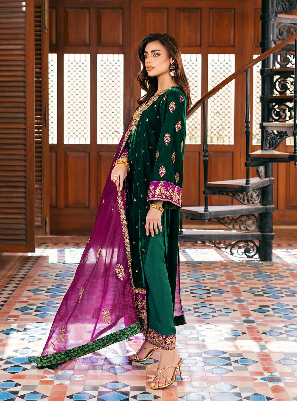 Esha | Velvet Unstitched '25 | Zainab Chottani