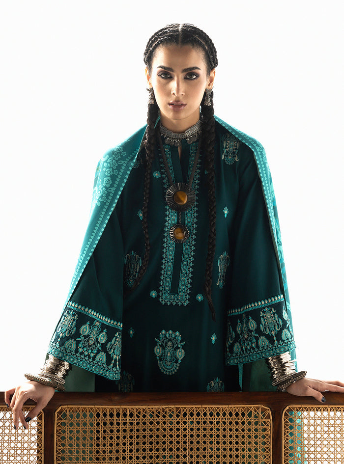 Kyana | WINTER SHAWLS | ZAINAB CHOTTANI