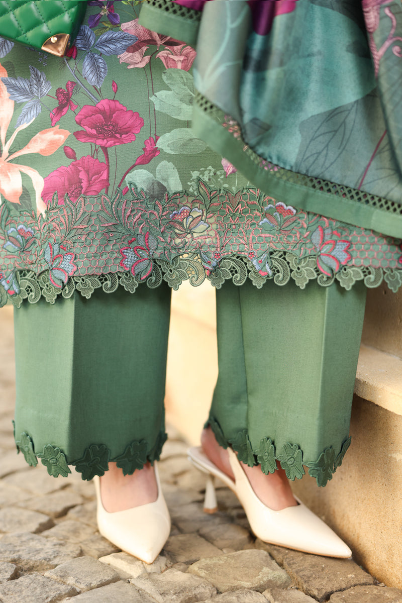 Lisa | LIFESTYLE WINTER EDIT 2025 | RANG RASIYA