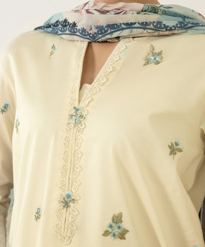 3 PIECE - DYED EMBROIDERED LAWN SUIT | SIGNATURE LAWN VOL 4 | SAPPHIRE in UK USA UAE online kapraye.com