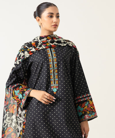 3 PIECE - EMBROIDERED TEXTURED LAWN SUIT | SIGNATURE LAWN VOL 4 | SAPPHIRE in UK USA UAE online kapraye.com