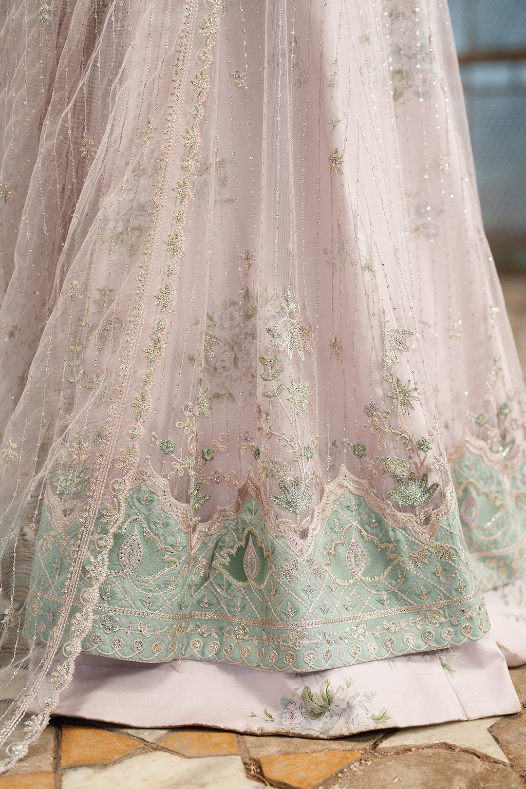 UE-552 Embroidered Net | Printed Formals | IZNIK