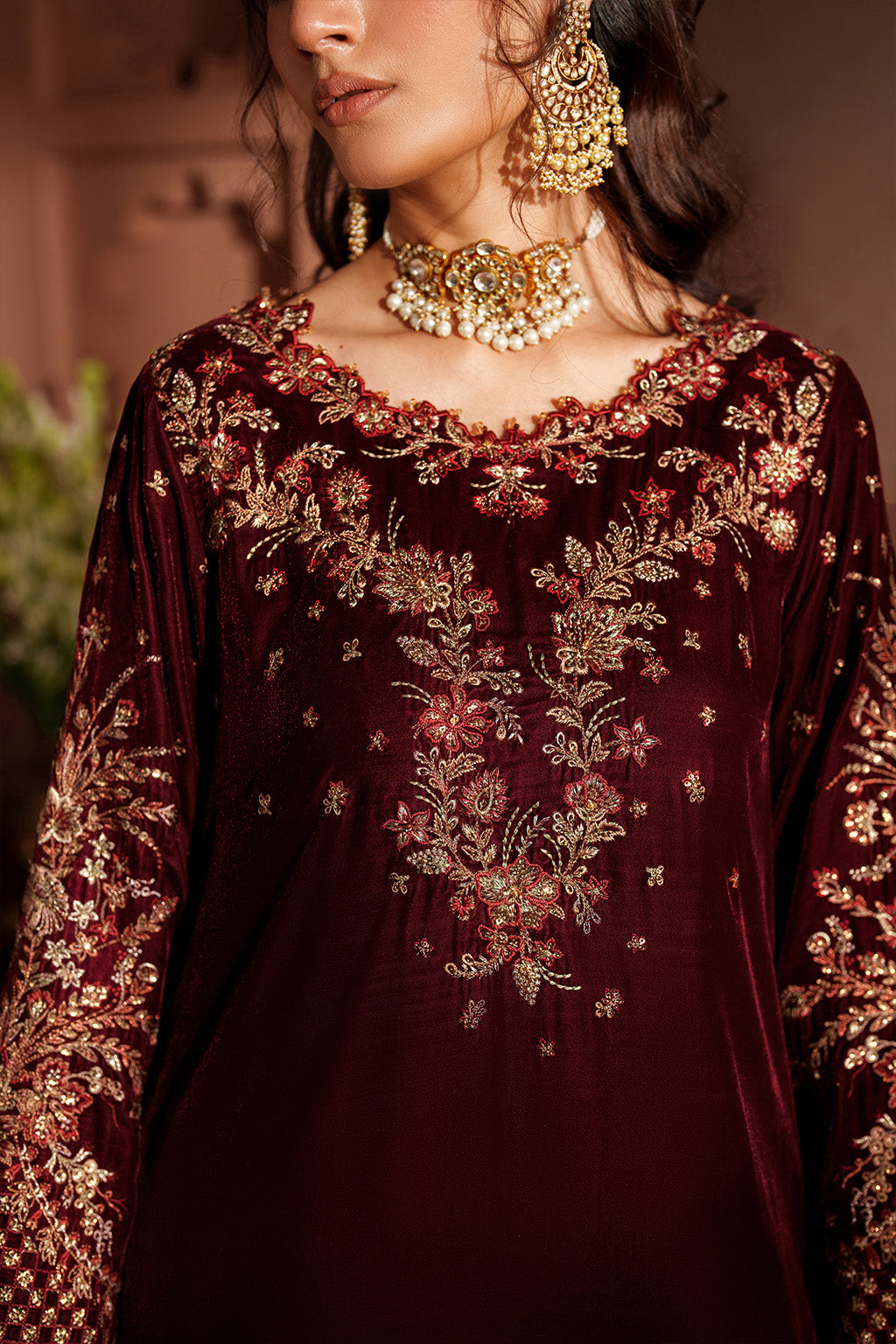IV-55 Embroidered Velvet | VELVET 26 | IZNIK
