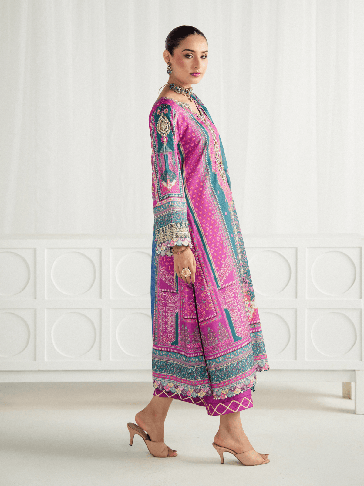 Zeal | AIRA PRINTED SILK | GULAAL Free Shipping to UK/USA/UAE Kapraye