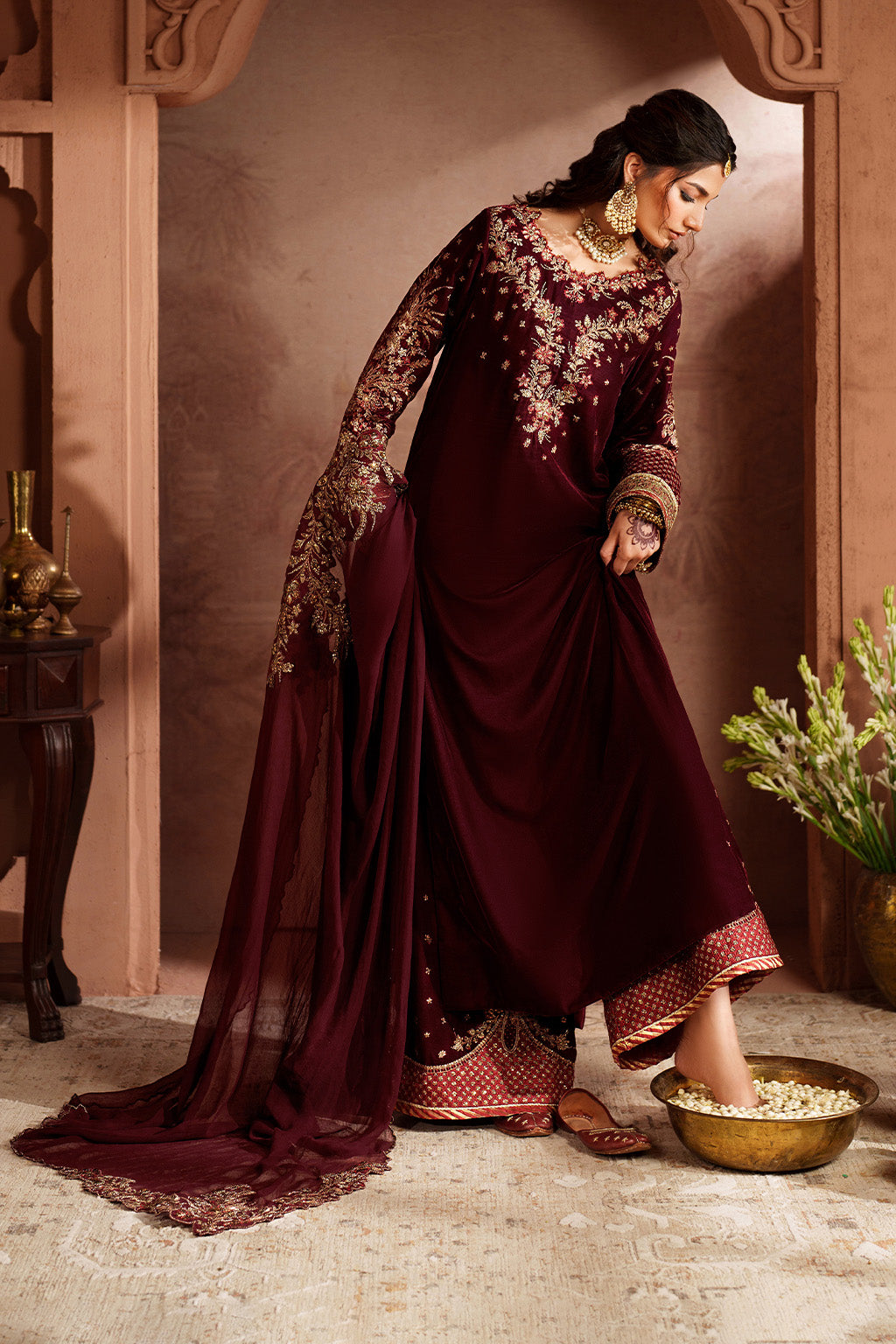 IV-55 Embroidered Velvet | VELVET 26 | IZNIK