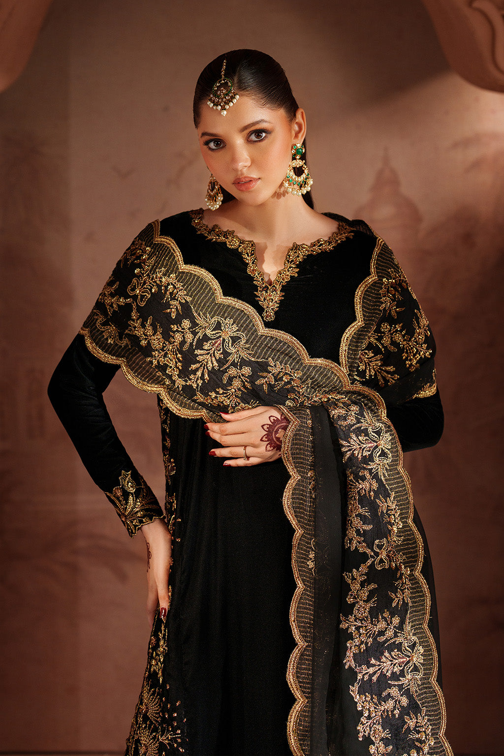 IV-62 Embroidered Velvet | VELVET 26 | IZNIK