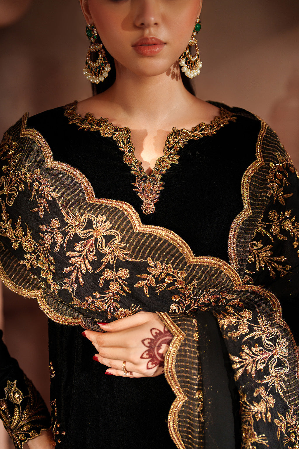 IV-62 Embroidered Velvet | VELVET 26 | IZNIK