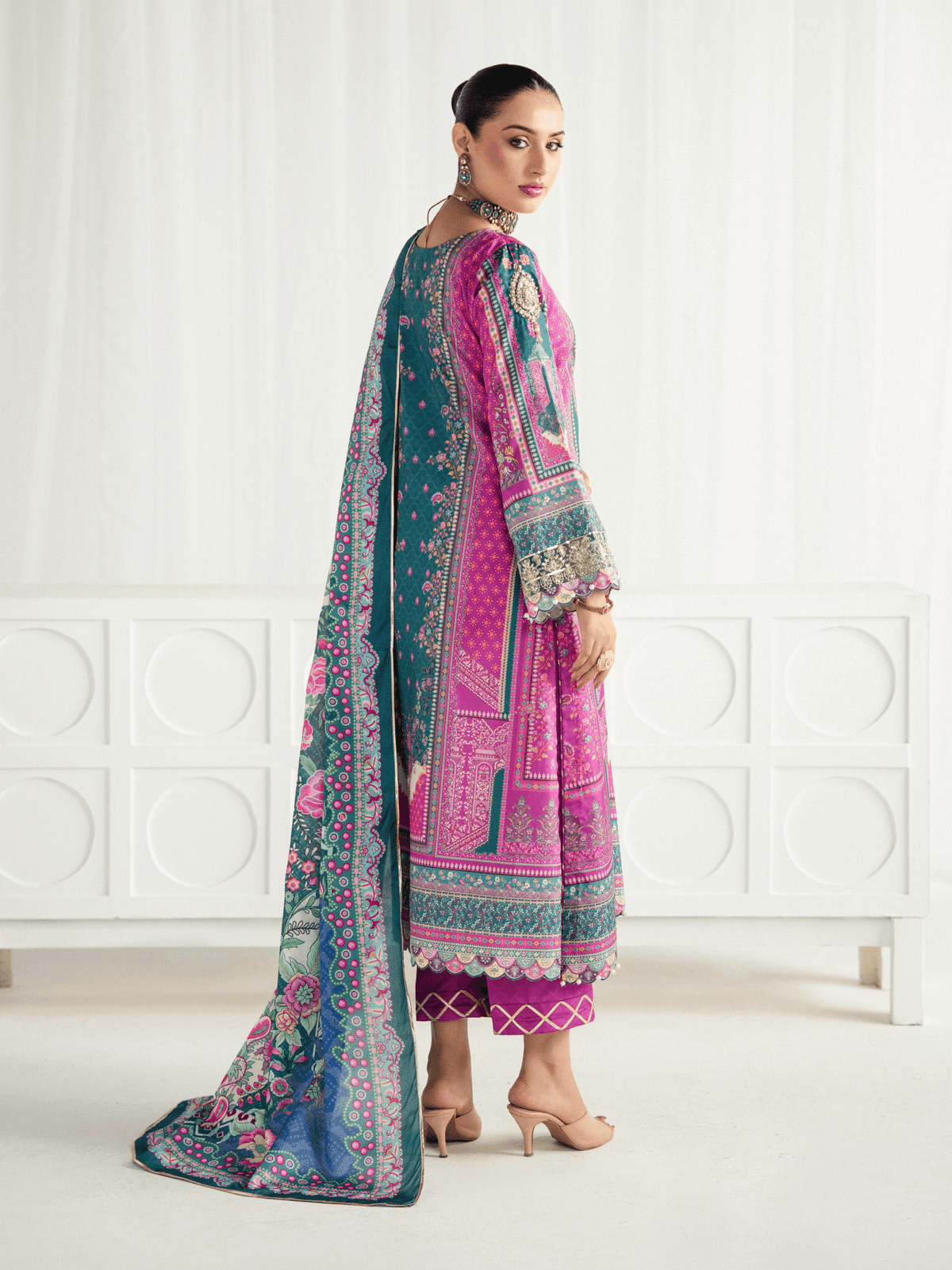 Zeal | AIRA PRINTED SILK | GULAAL Free Shipping to UK/USA/UAE Kapraye