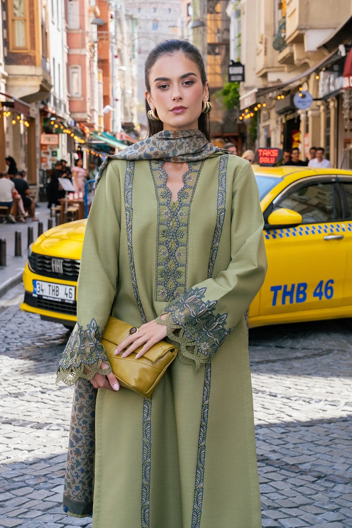 Willow | MEET ME IN ISTANBUL | Rang Rasiya Free Shipping to UK/USA/UAE Kapraye