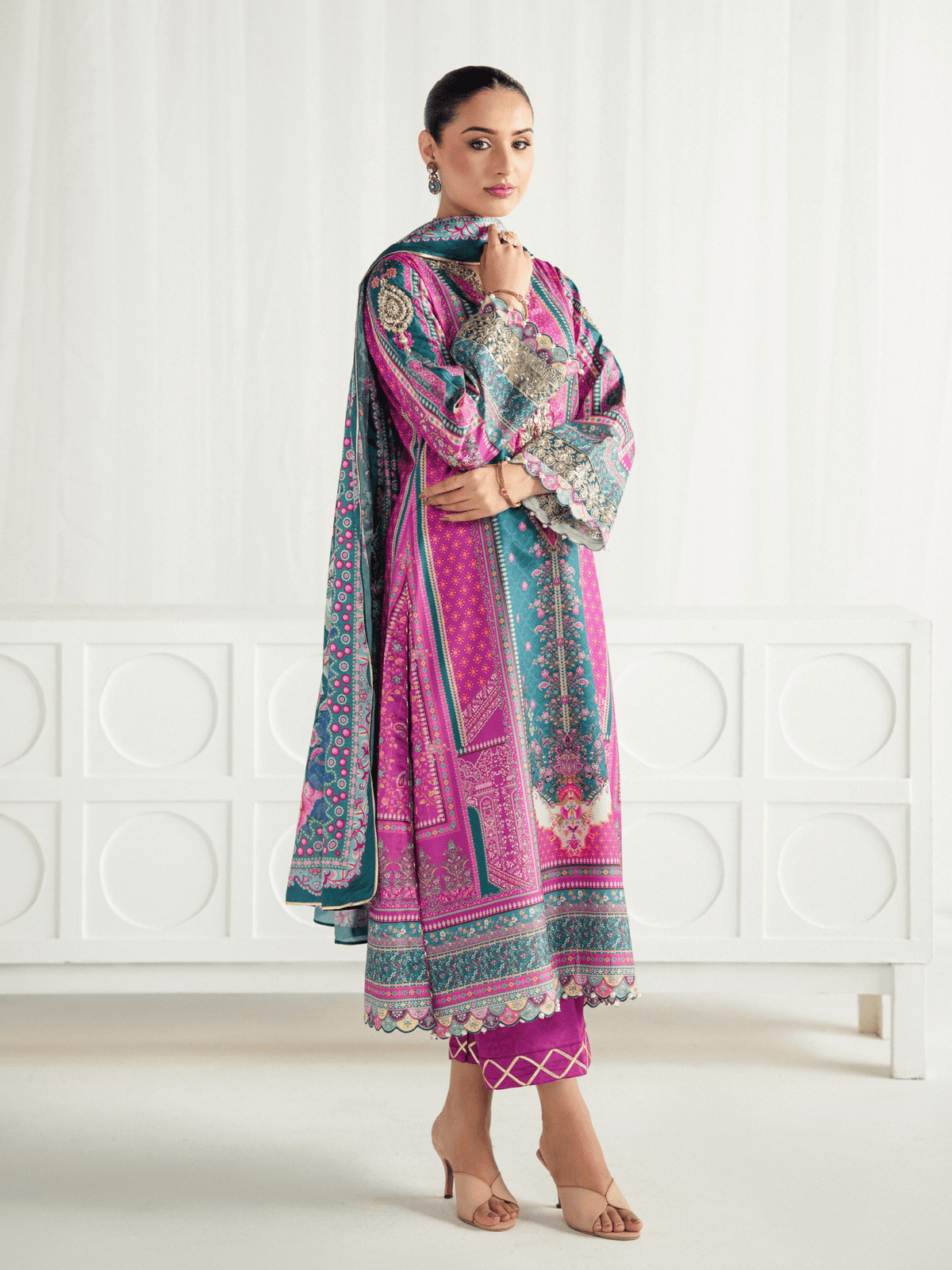 Zeal | AIRA PRINTED SILK | GULAAL Free Shipping to UK/USA/UAE Kapraye