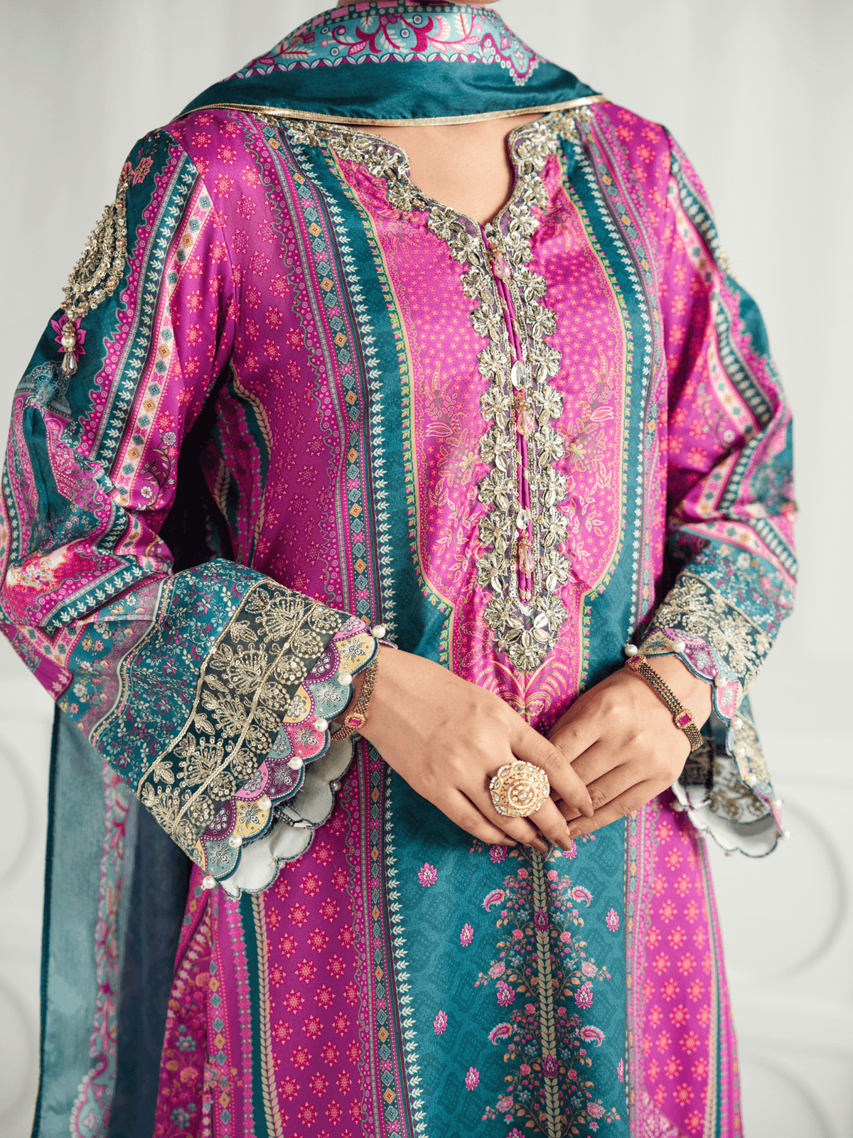 Zeal | AIRA PRINTED SILK | GULAAL Free Shipping to UK/USA/UAE Kapraye