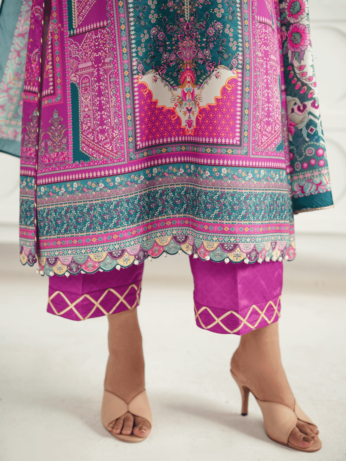 Zeal | AIRA PRINTED SILK | GULAAL Free Shipping to UK/USA/UAE Kapraye