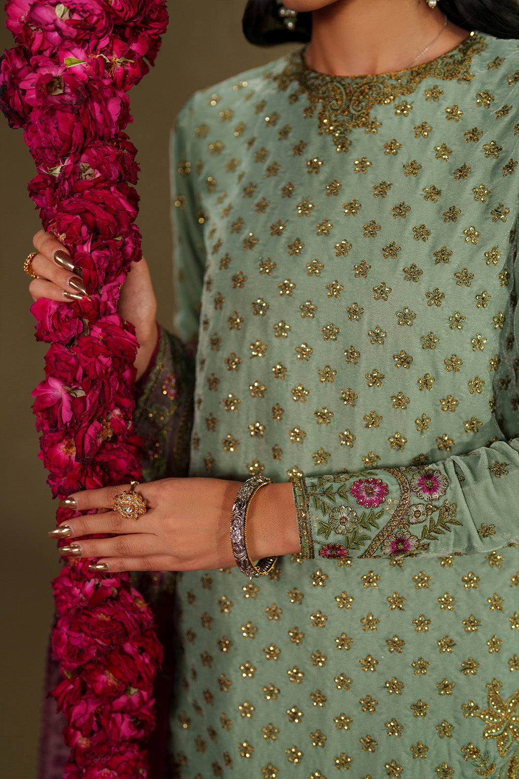 IV-73  Embroidered Velvet | VELVET 26 | IZNIK