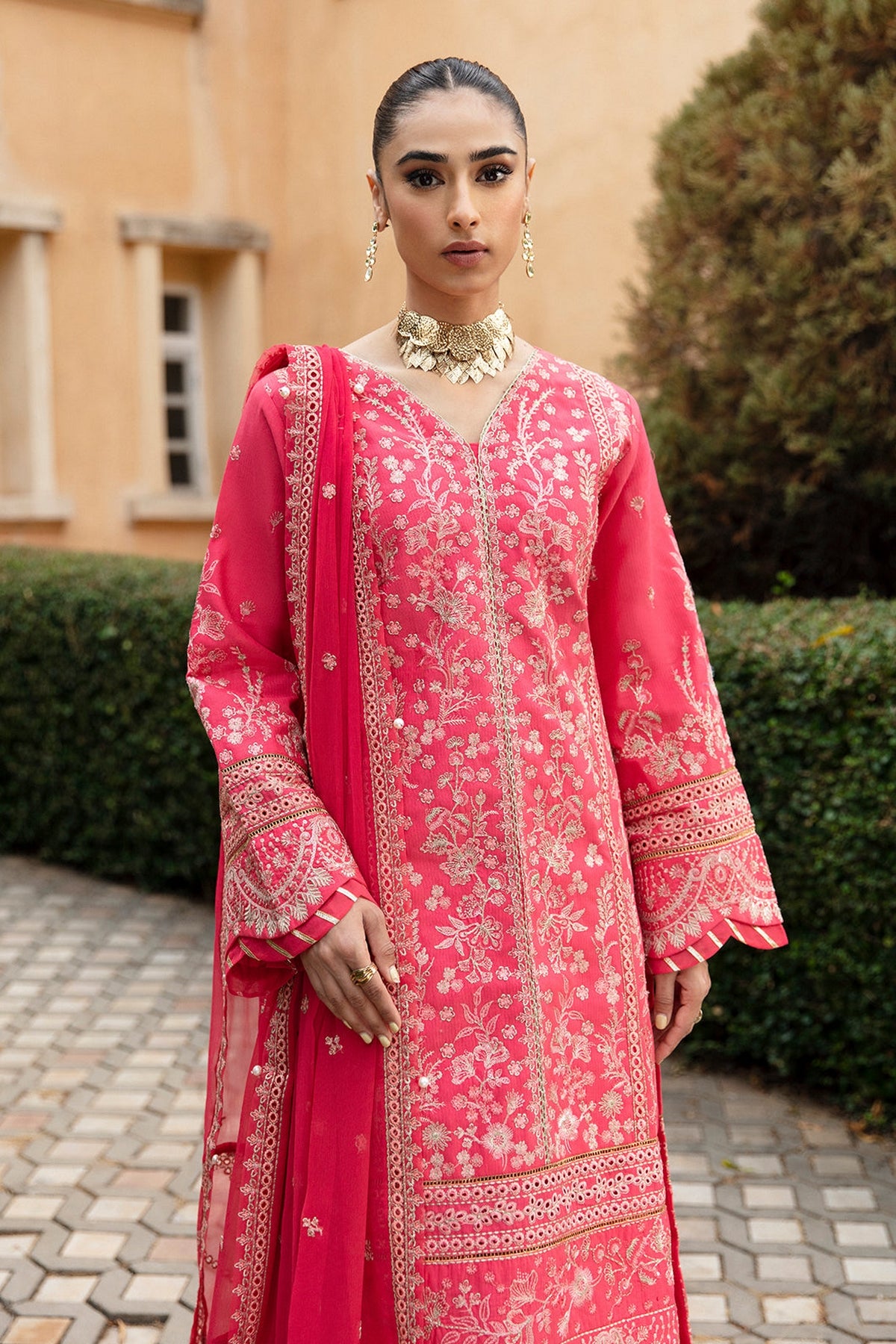 ALESSIA || GULAAL LUXURY LAWN || GULAAL in UK USA UAE online kapraye.com