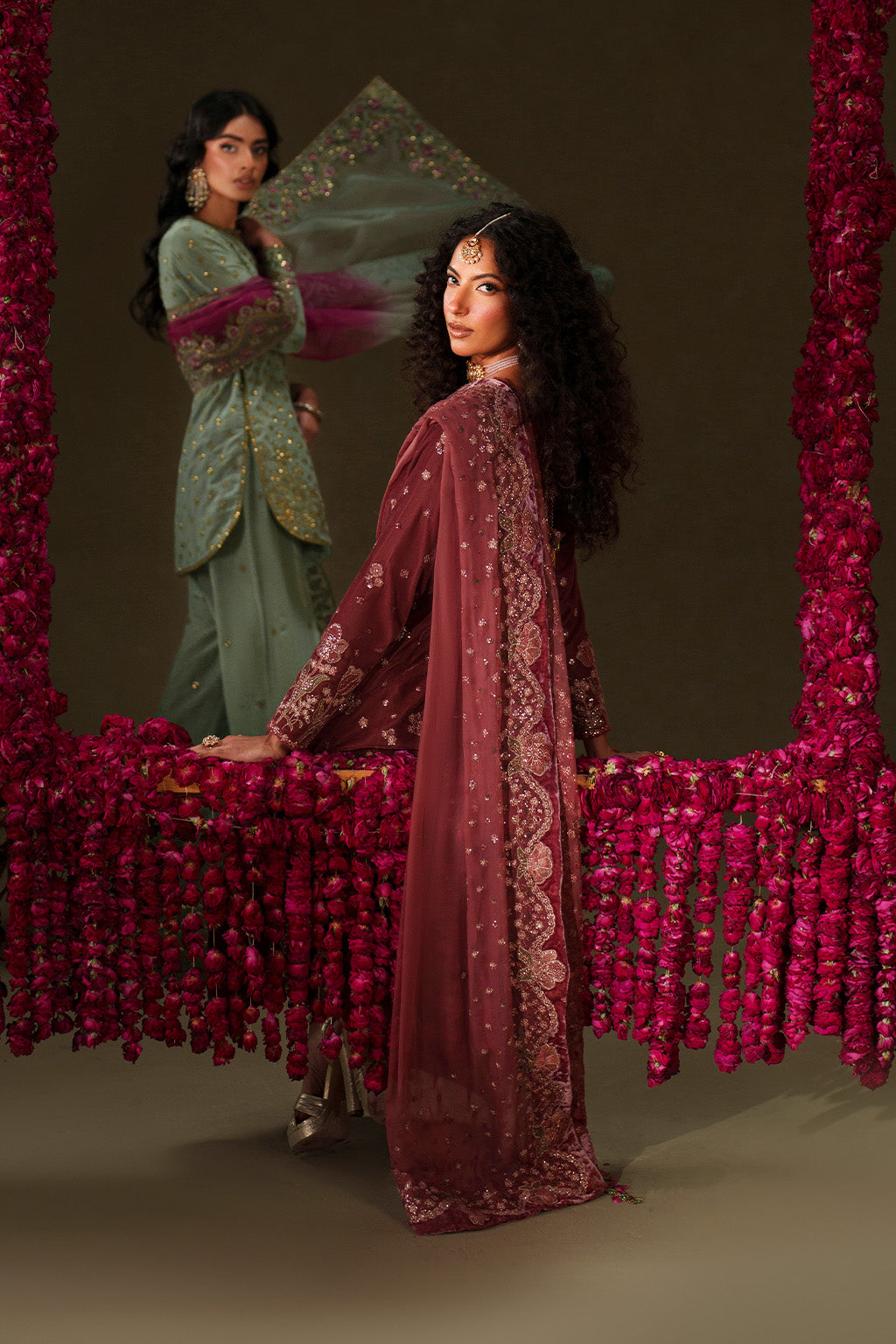 IV-73  Embroidered Velvet | VELVET 26 | IZNIK