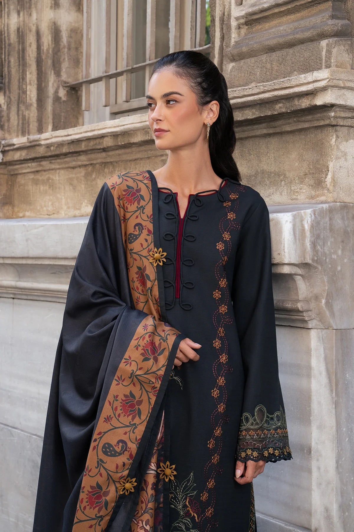 Velora | MEET ME IN ISTANBUL | Rang Rasiya