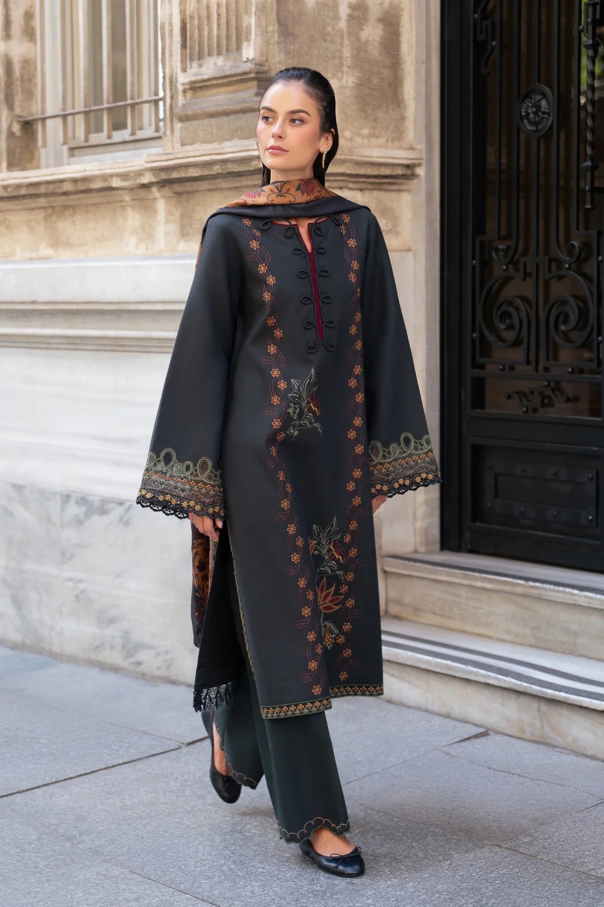 Velora | MEET ME IN ISTANBUL | Rang Rasiya