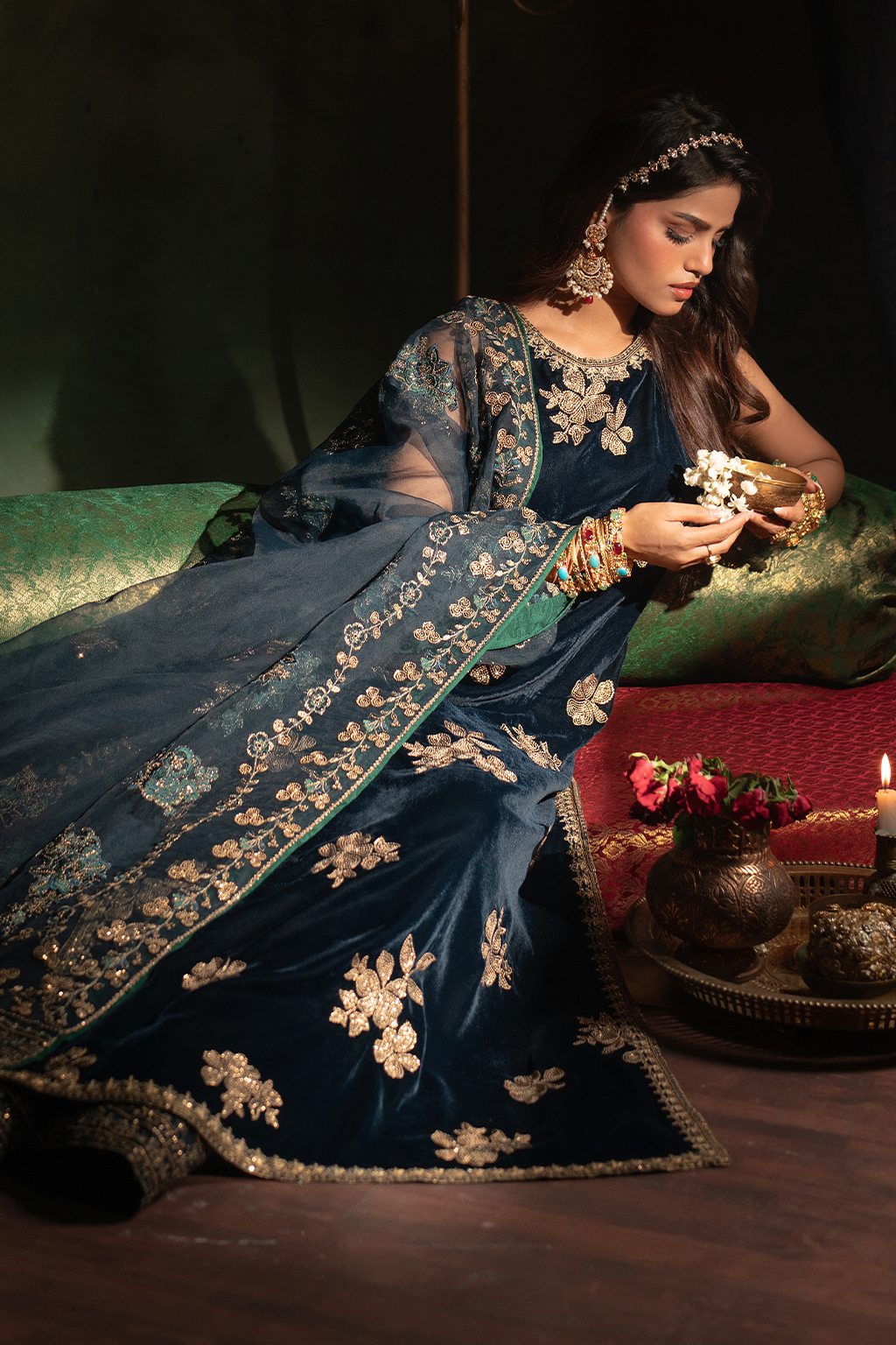 IV-51 Embroidered Velvet | VELVET 26 | IZNIK
