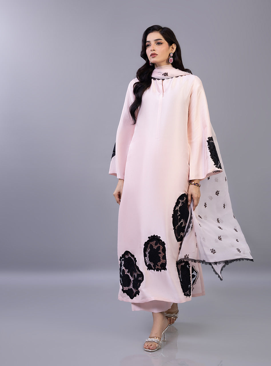 Blush Royale | RAMADAN EDIT | ZAINAB CHOTTANI